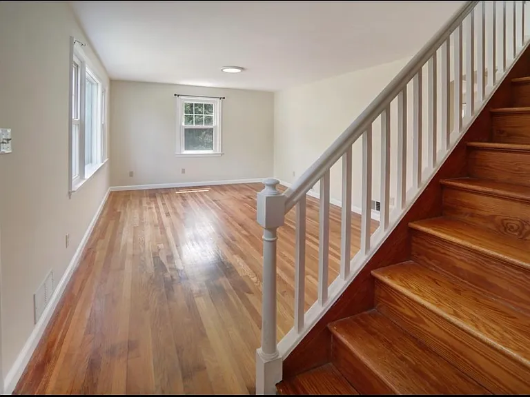 58 Knob Hill Dr — Photo 11