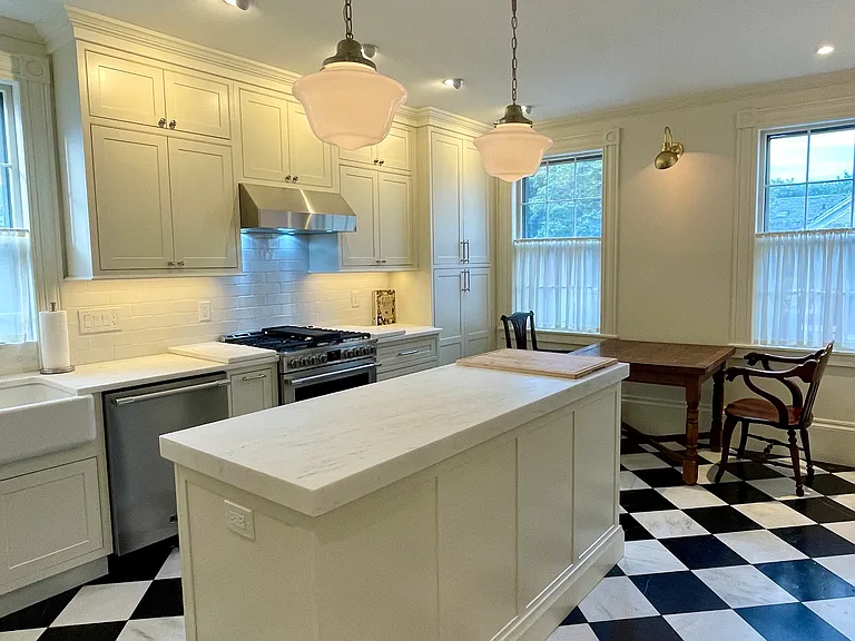 24 Chestnut St #2 — Photo 49