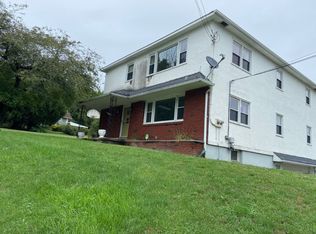 604 Cieri Dr, Endicott, NY 13760