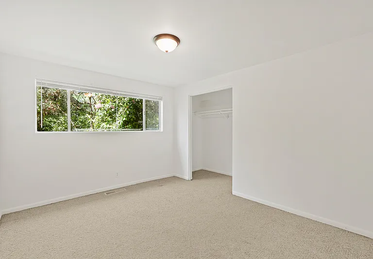 5044 Sand Point Way NE — Photo 12