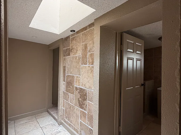 135 Presa Pl — Photo 6