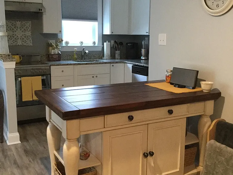 9103 Amherst Ave — Photo 3