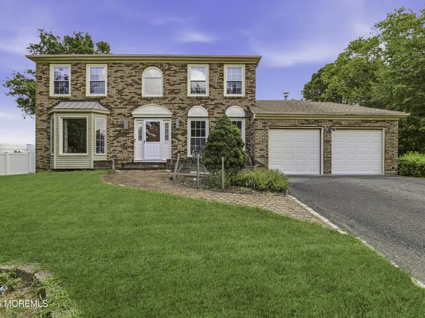 39 Driftwood Drive, Howell, NJ 07731