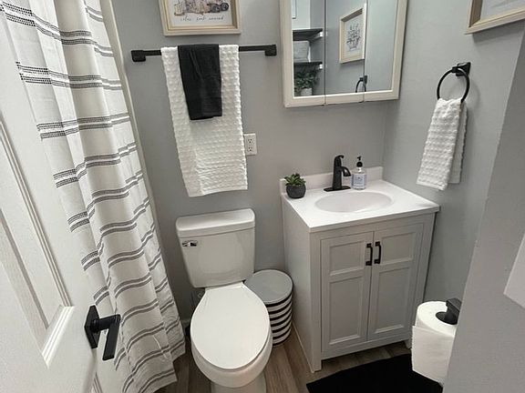 5th image of 1140 Western Hills Dr #1260