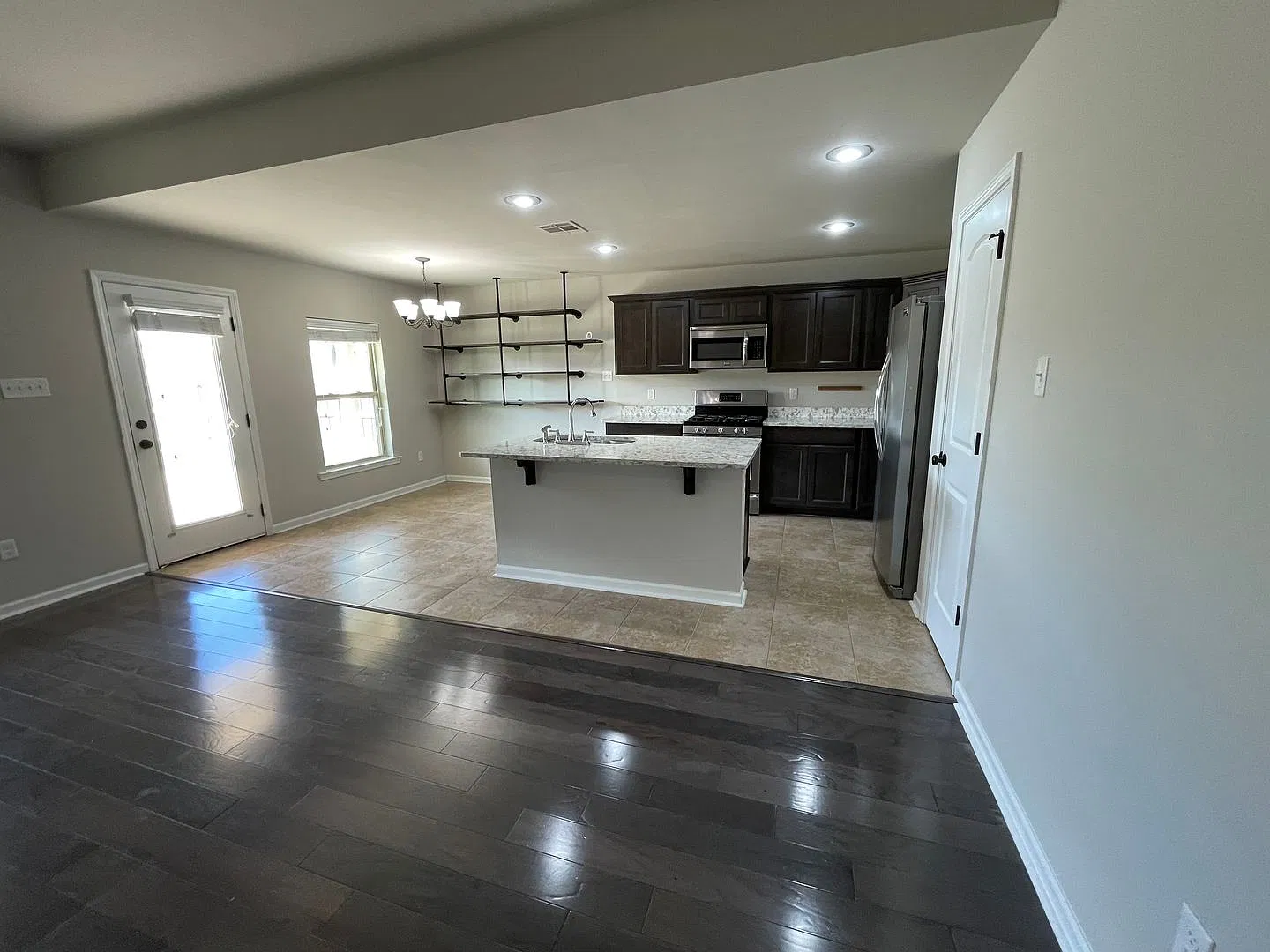 House For Rent In Sulphur — Photo 3