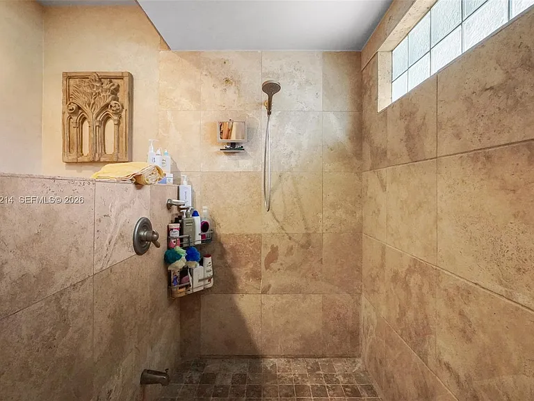 6975 Bianchini Cir — Photo 17