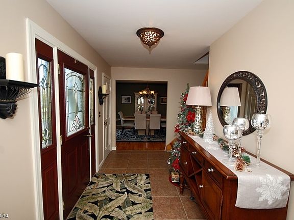 3rd image of 13 Alexandria Ct