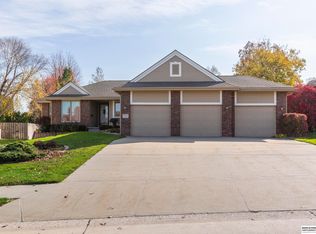 17113 J St, Omaha, NE 68135