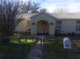 2 3rd St, Mullin, TX 76864