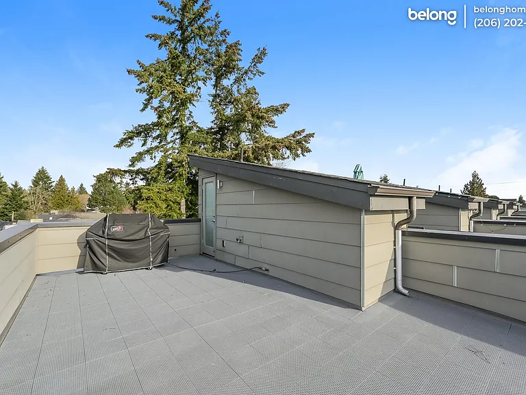 504 N 105th St — Photo 22