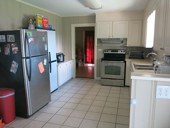 3rd image of 26 Fernwood St