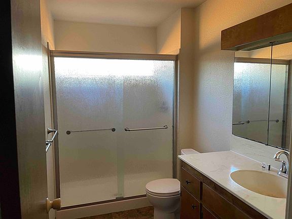 4th image of 913 Del Oro Pl