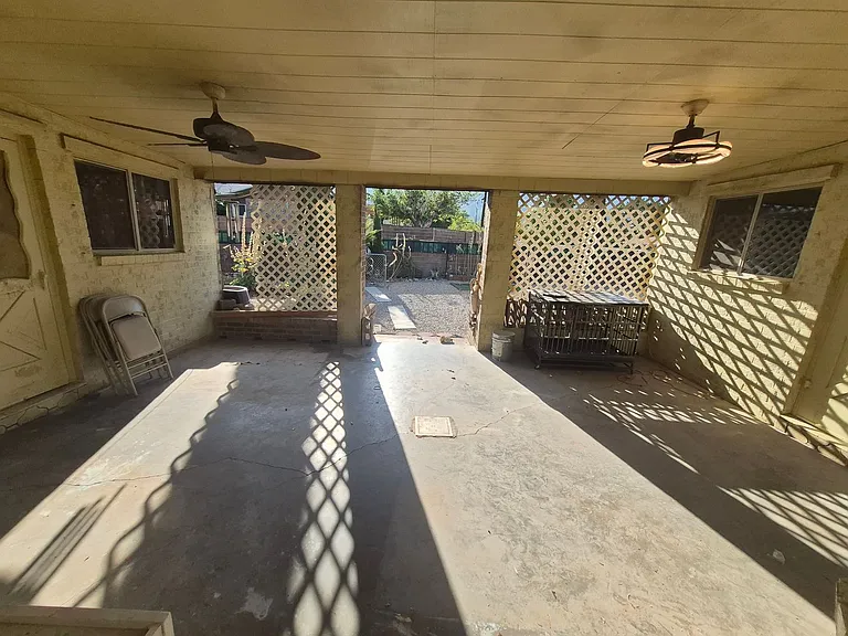 1435 Rockwood — Photo 25