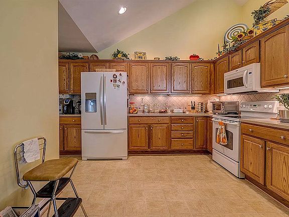 4th image of 5627 Orchard Villas Cir