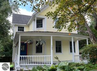 105 W 4th St, Northport, MI 49670