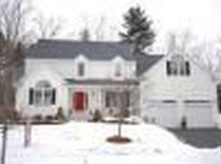 12 Laurel Ln, Upton, MA 01568