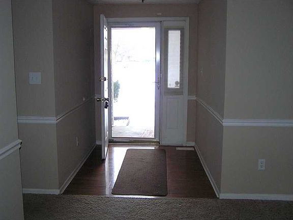 5th image of 4126 Hollow Creek Dr