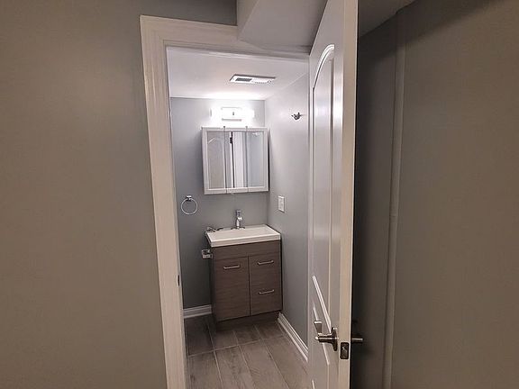 5th image of 1641 S California Ave