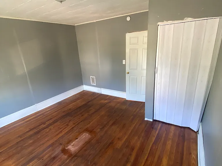 922 Howard Ave #2 — Photo 5