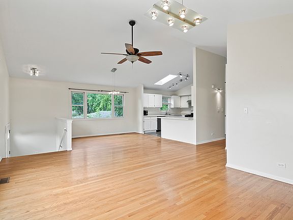 4th image of 23636 N Overhill Dr