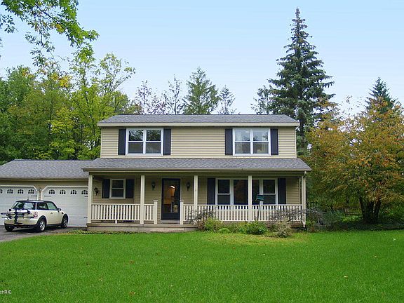 2nd image of 2703 Alger St SE