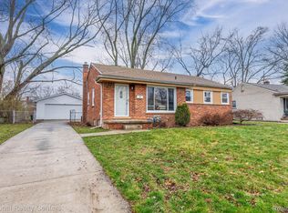29565 Macintyre St, Livonia, MI 48150