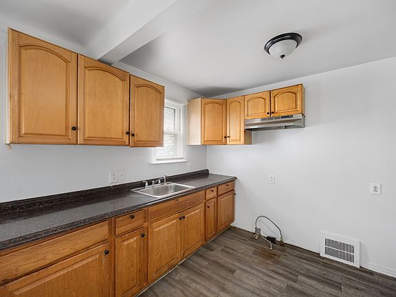 2nd image of 19121 Kingsville St