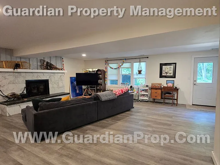1445 Cherry Pl — Photo 13