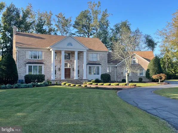 11 Lake Crest Dr, Milford, DE 19963