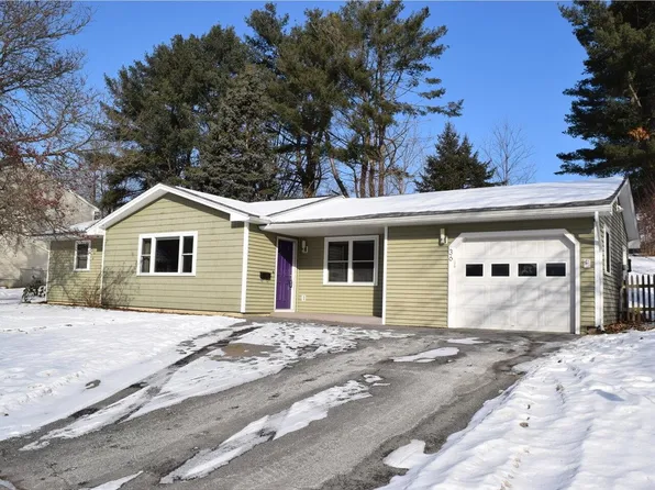 36 Greenwood Avenue, Essex Junction, VT 05452