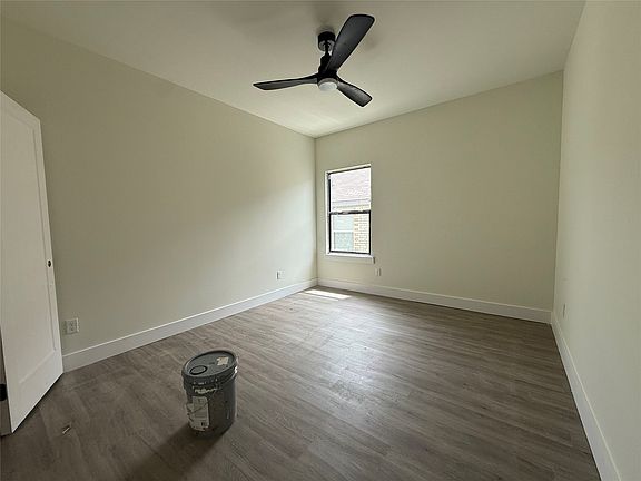 5th image of 208 Shepards St