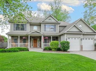 914 Crest St, Wheaton, IL 60189