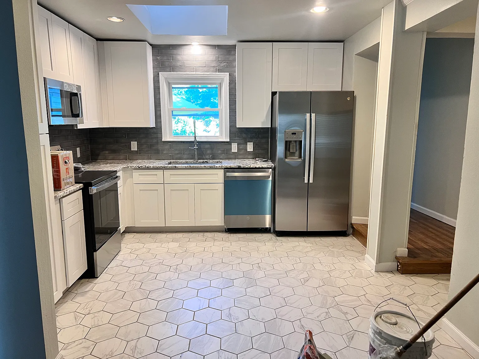 3533 Plymouth Ave — Photo 2