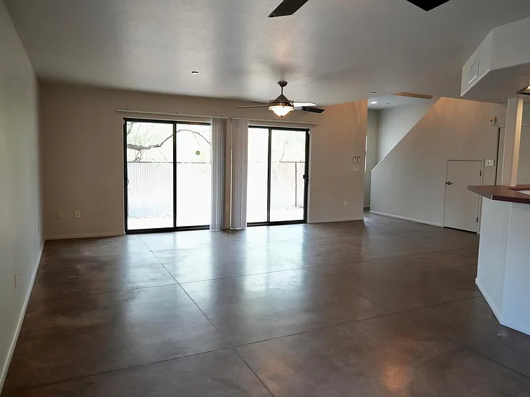 1317 E Hedrick Dr — Photo 17