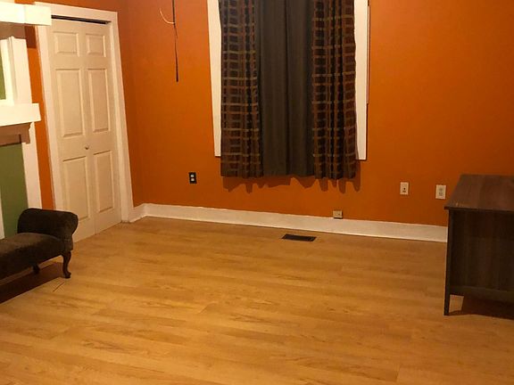 Large spacious bedroom