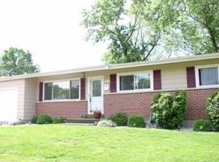 2360 Hummingbird Dr, Florissant, MO 63033