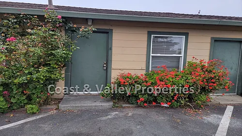 1017 El Camino Real N Photo 1