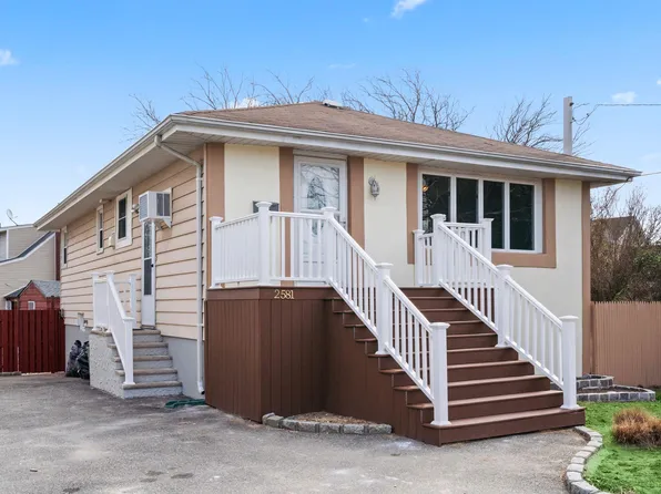 2581 Newbridge Road, Bellmore, NY 11710