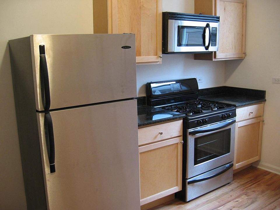 1st image of 1851 N Fairfield Ave #1