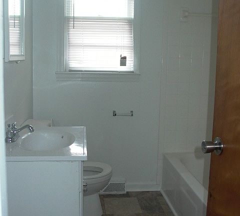 5th image of 826 Florida St