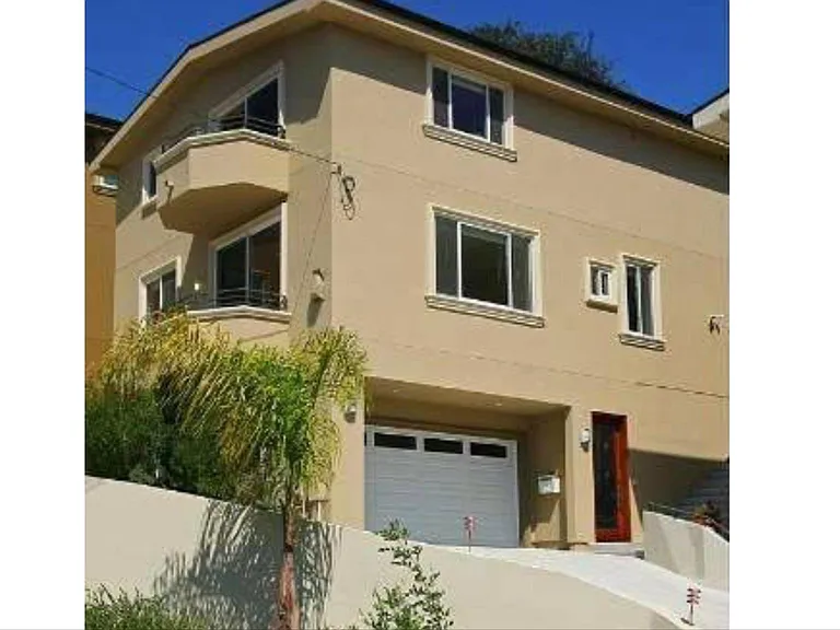 1530 Parmer Ave — Photo 2