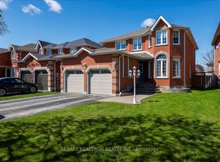 16 Bear Creek Dr, Barrie, ON L4N 9M9