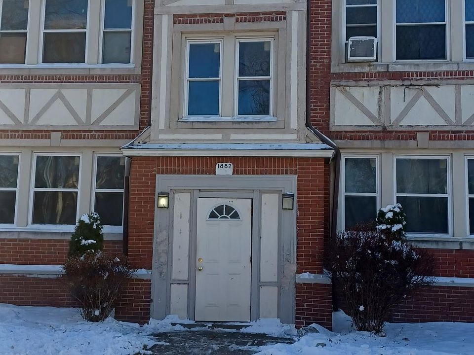 1st image of 1882 Marloes Ave #15