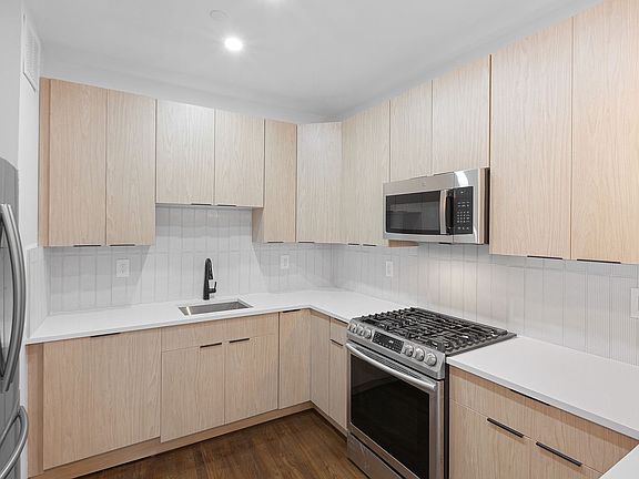 4th image of 55 Stone St #B2