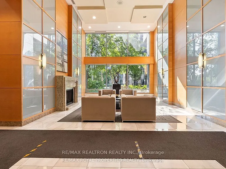 4978 Yonge St #810 — Photo 3