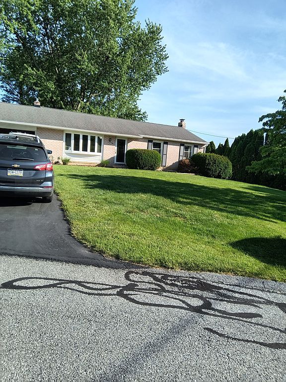 4 Fairfax Cir - Property Image