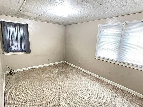 3rd image of 829 W Dakota St #1