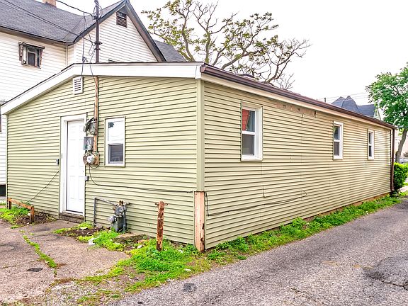 2nd image of 15 Rimbach St