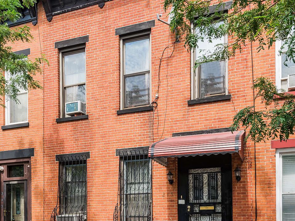 1st image of 215 Chauncey St
