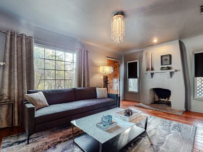 585 W Calaveras St, Altadena, CA, 91001